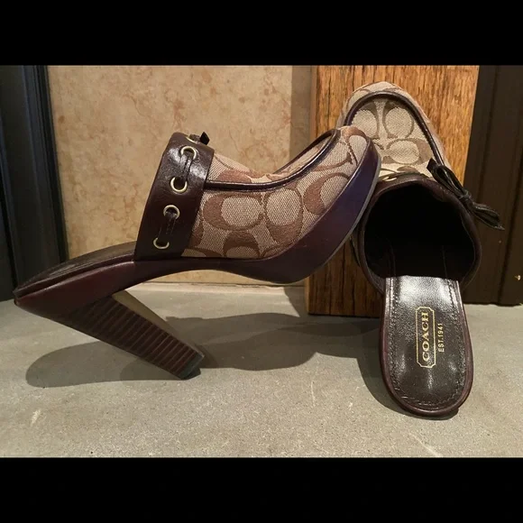 Coach Signature Pattern Mules with Brown Leather - Picture 4 of 7